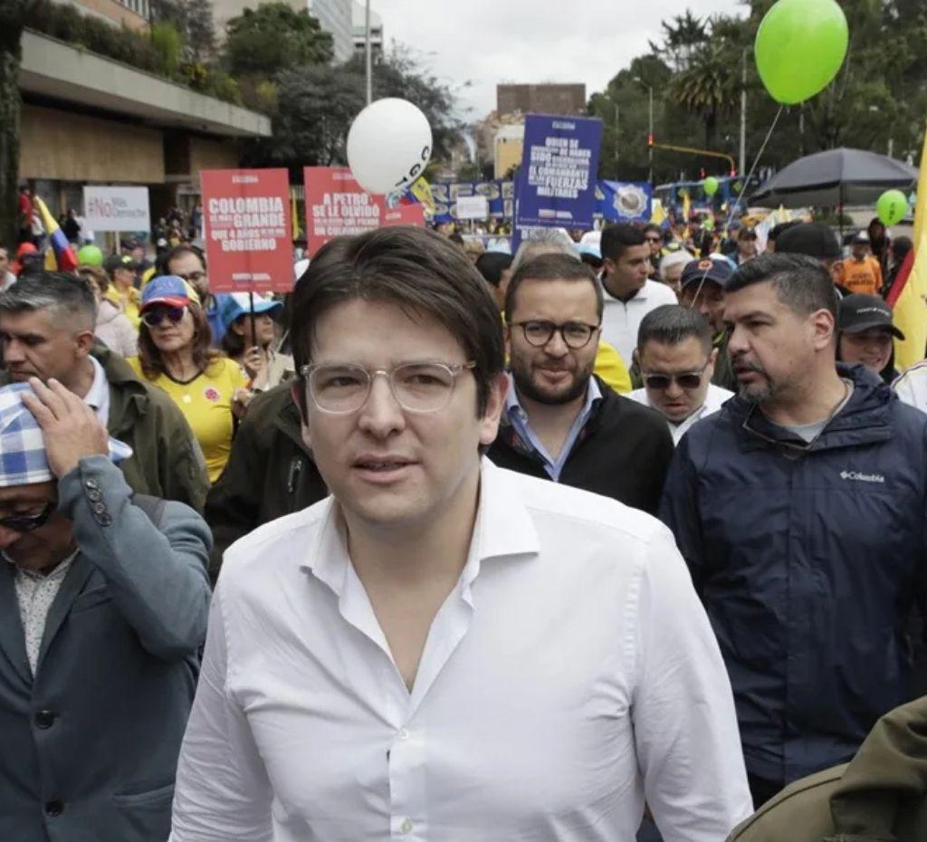 ¿Quién es Miguel Uribe Turbay, el senador que fue atacado a disparos en Colombia?