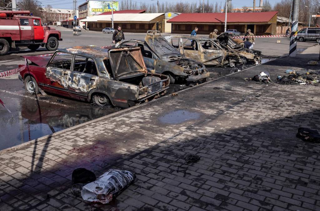 “Quiero escapar de este infierno”: docenas de muertos y cientos de heridos tras ataque en Ucrania