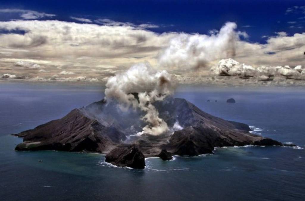 Las impresionantes imágenes de la erupción de volcán en Nueva Zelanda