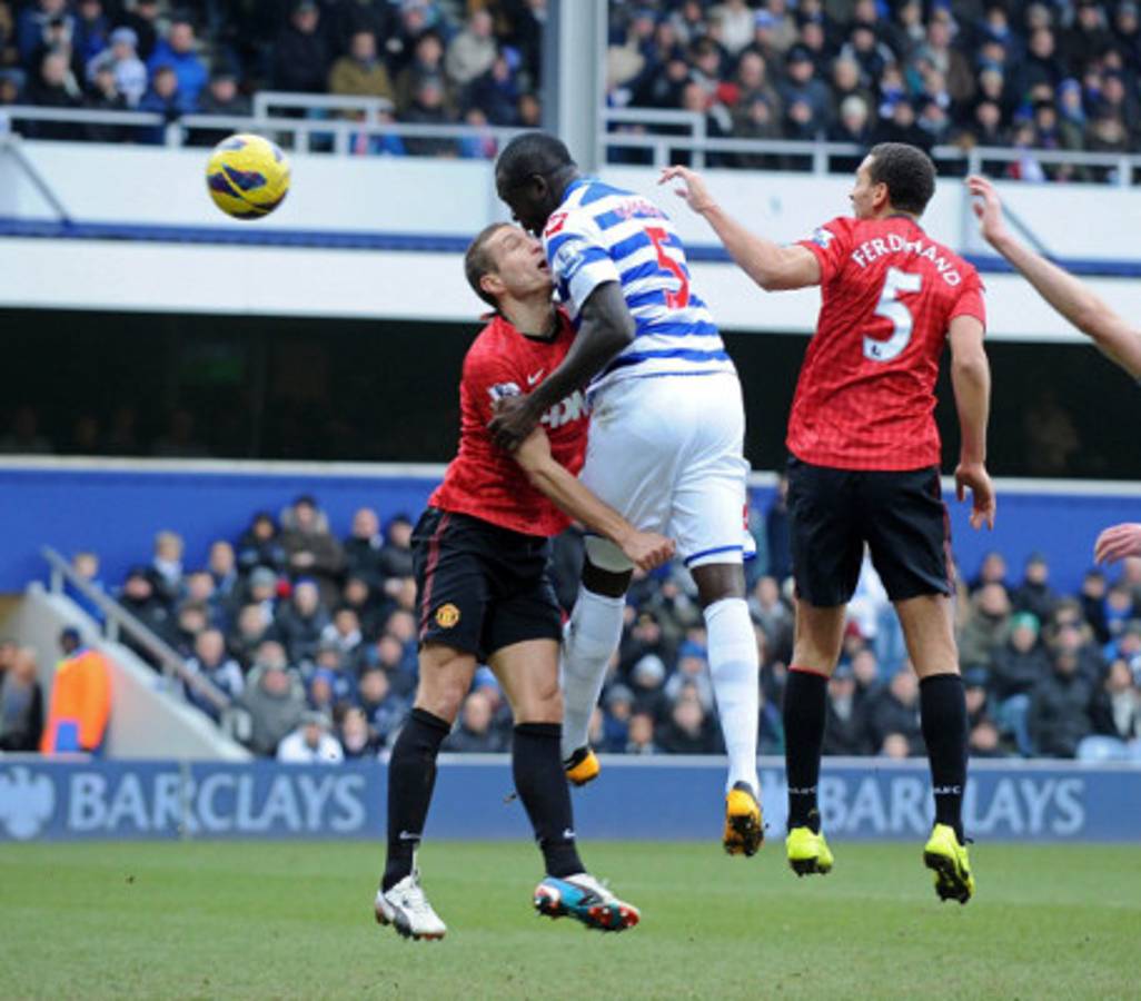 Manchester United gana y mete presión a City y Chelsea