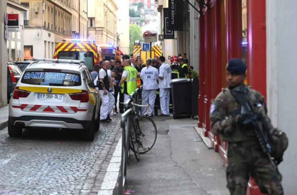 Las imágenes de la explosión de un paquete bomba en Lyon, Francia