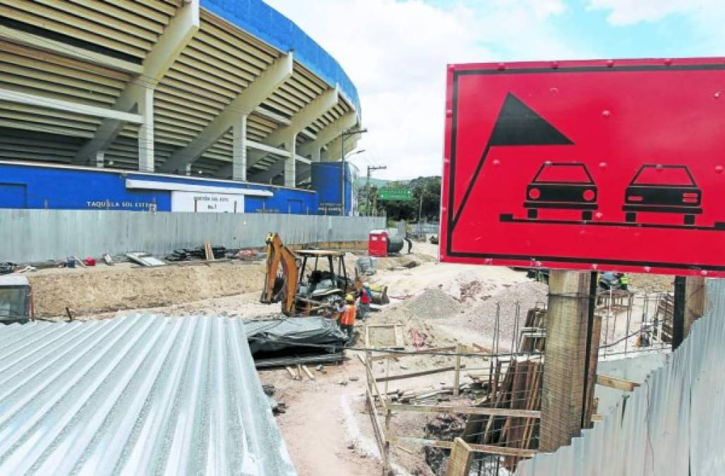 El Estadio Nacional no cumple con las normas FIFA...