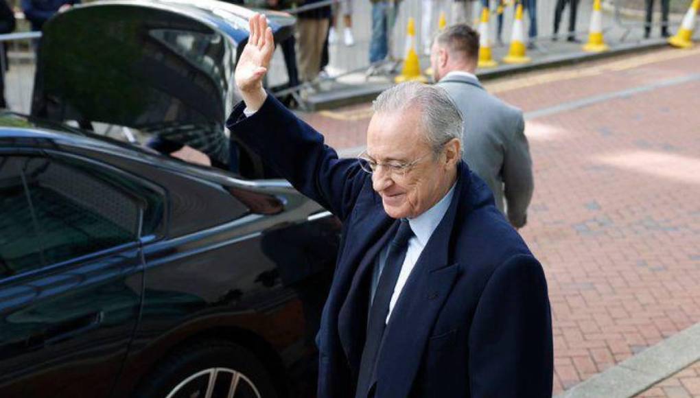 Ambiente y gesto de Florentino Pérez antes del City - Real Madrid por Champions
