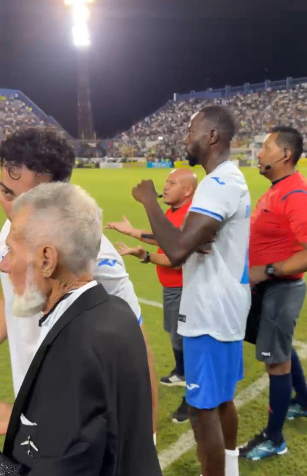 Jugadores se van a los golpes, inesperado héroe y Supremo celebró con Milagro Flores en partido de tiktokers