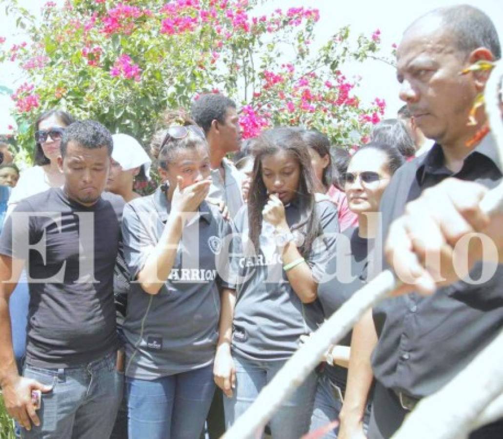 Con honores sepultan a Quique Reneau en su natal Jutiapa, Atlántida
