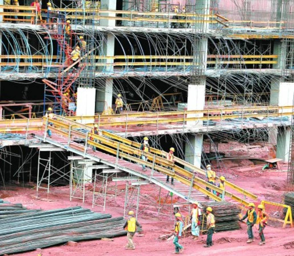 Ya toma forma el Centro Cívico Gubernamental, sobresalen primeras torres