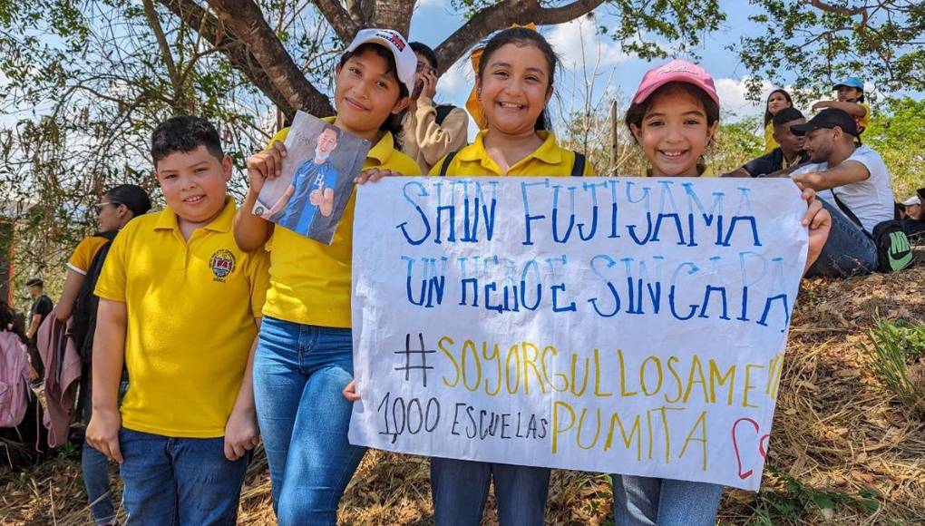 “Un japonés, cinco estrellas, macizo y héroe”: Shin Fujiyama recibe cariño de los hondureños durante reto por la educación