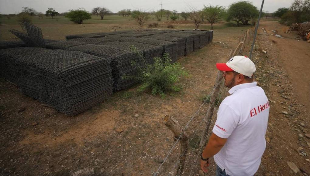“Esas bordas no van a durar nada”: el temor en Costa de Los Amates ante bordos contra inundaciones