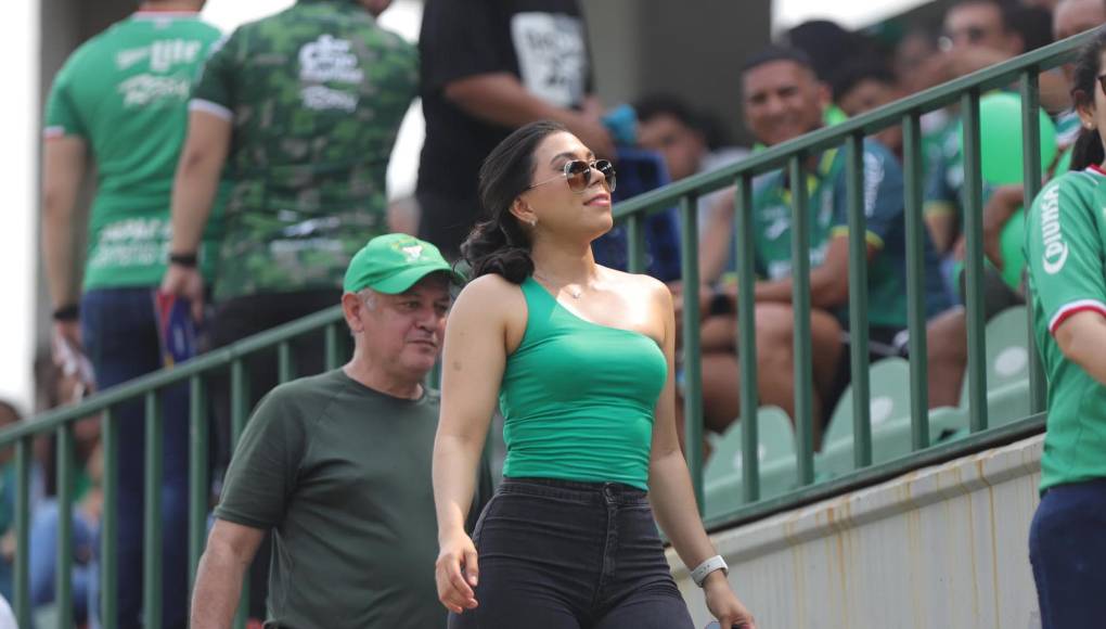 Bellas chicas abarrotan el Yankel Rosenthal para semifinal entre Marathón y Génesis