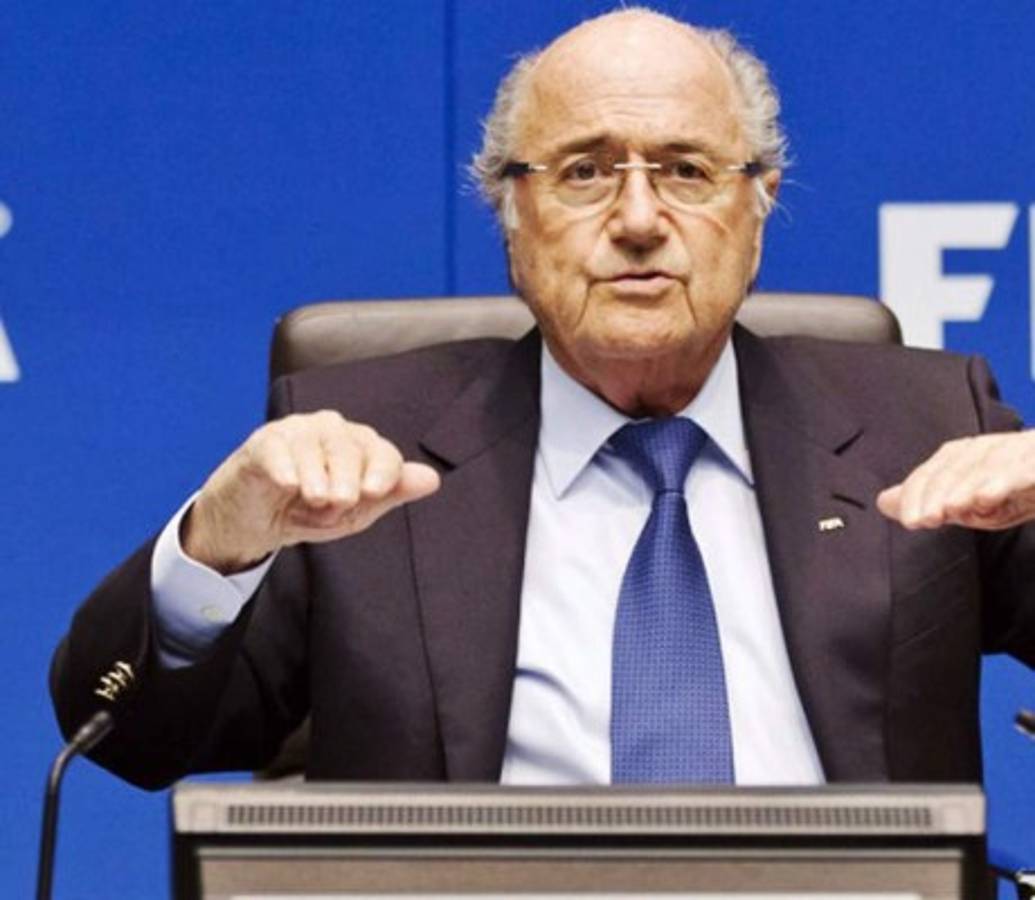Joseph Blatter renuncia a la presidencia de la FIFA