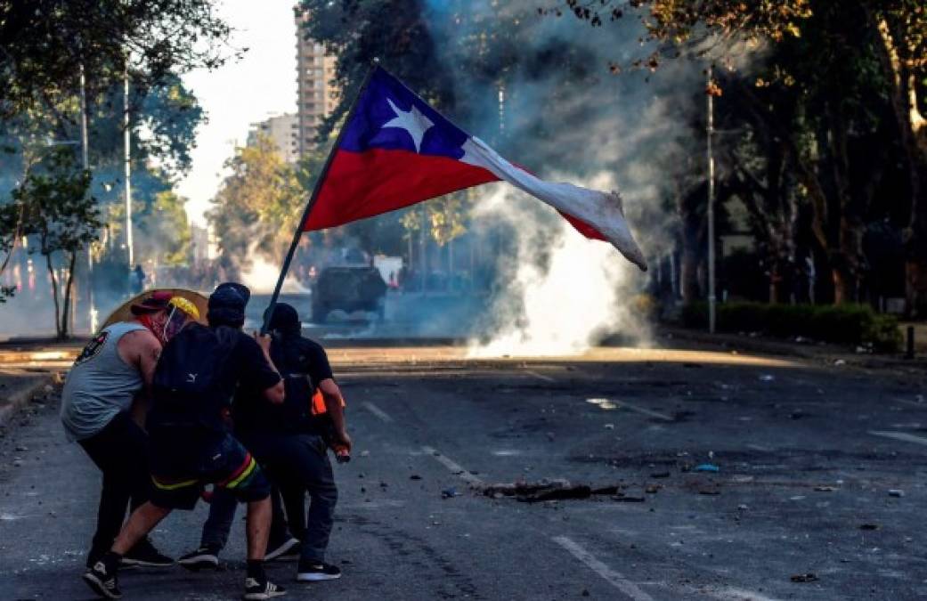 FOTOS: No paran las protestas en Chile, entre la incertidumbre y convulsión