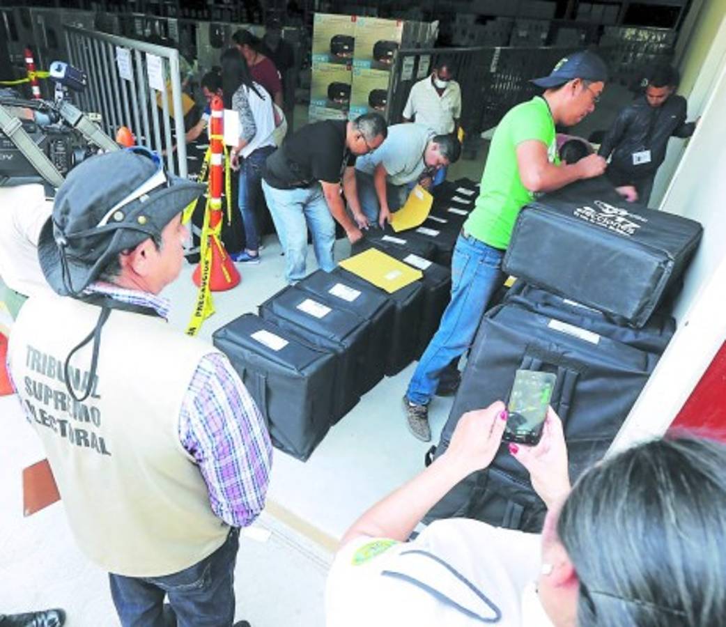 TSE envía equipo a centros para el último simulacro
