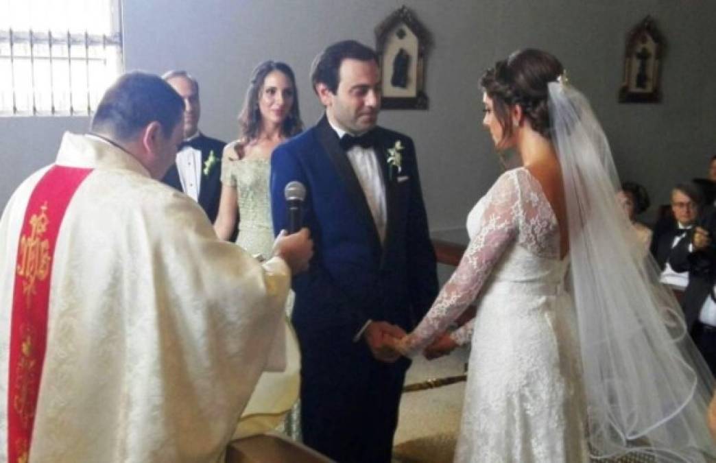 Daniela Misas y Oscar Kafati unen sus vidas en matrimonio ante los ojos de Dios