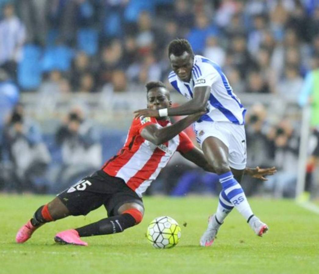 Deportivo golea al Espanyol y el Villarreal es el nuevo líder de España