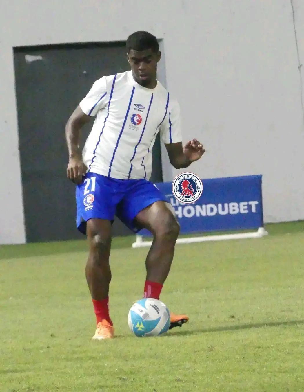 Olimpia amarra sus primeros fichajes, Motagua saca la chequera y Olancho comienza