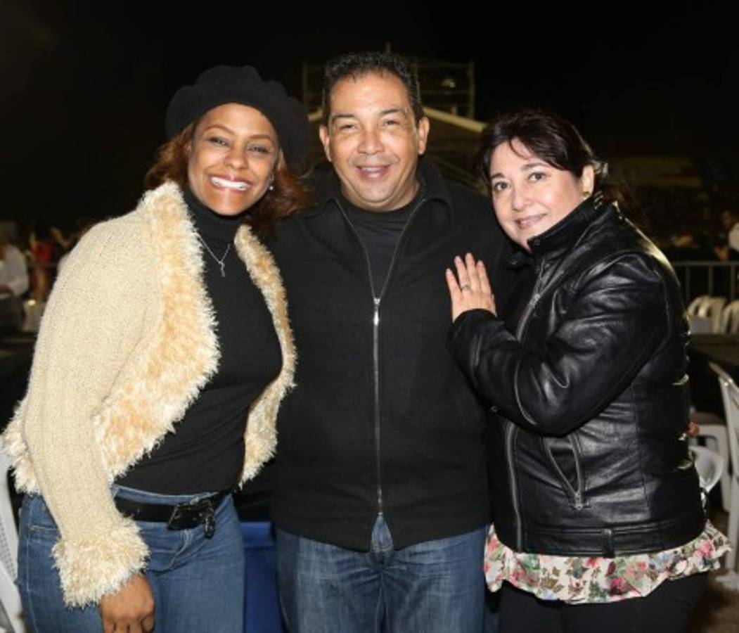 Sobredosis de alegría, energía y romanticismo dejó Chayanne en el escenario