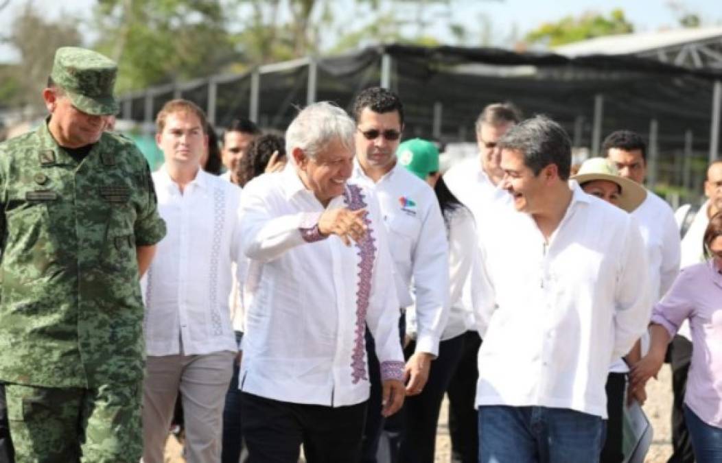 FOTOS: Risas y complicidad entre Juan Orlando y López Obrador, durante encuentro en México