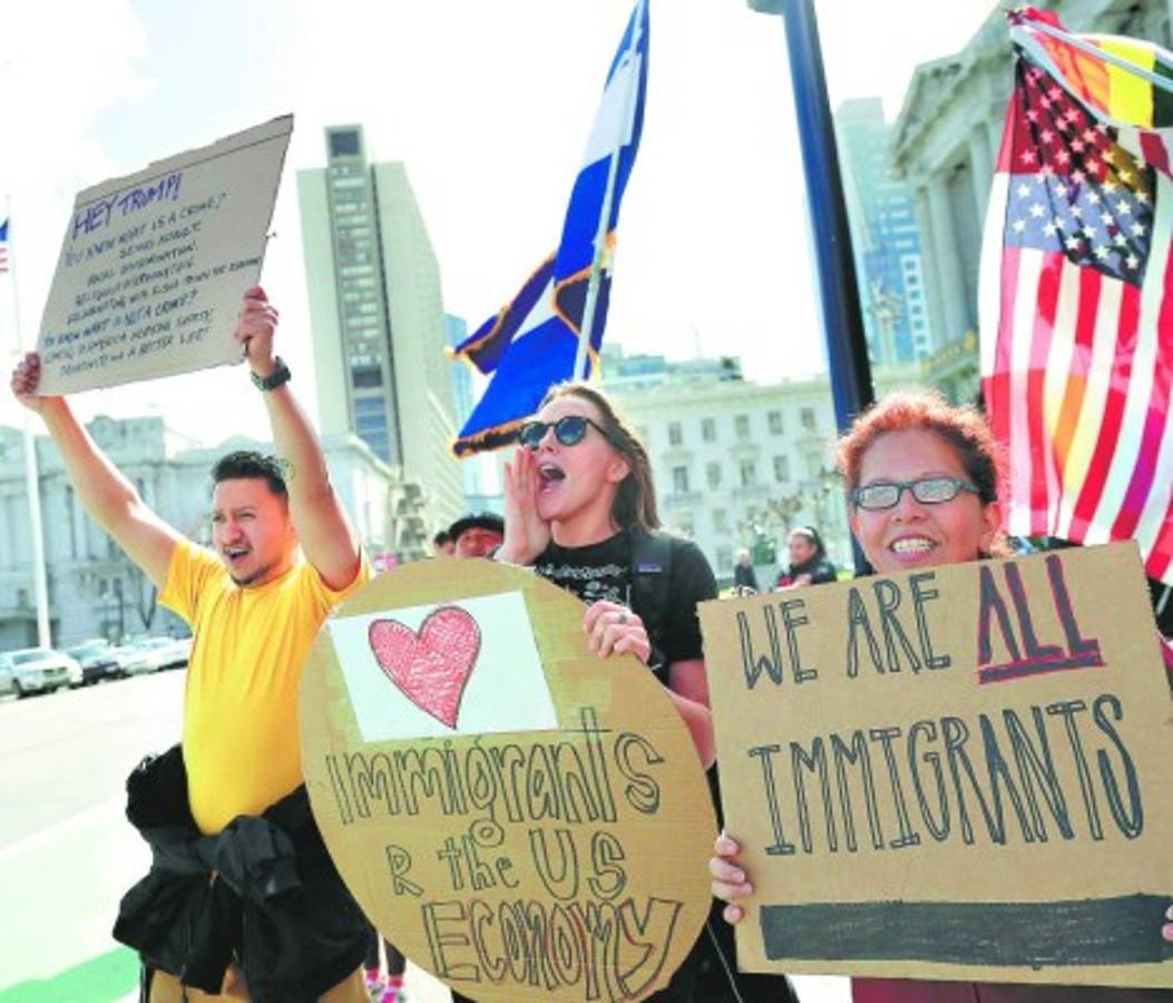 Se estima que para el año 2016 había al menos 55.2 millones de latinos en Estados Unidos. De esta cifra el 63% es de origen mexicano, el 10% de Puerto Rico, el 3.8% de El Salvador, el 3.7% son cubanos, el 3% es de República Dominicana, el 2.3% son guatemaltecos y el 14.2% pertenecen a otros países. Foto AFP