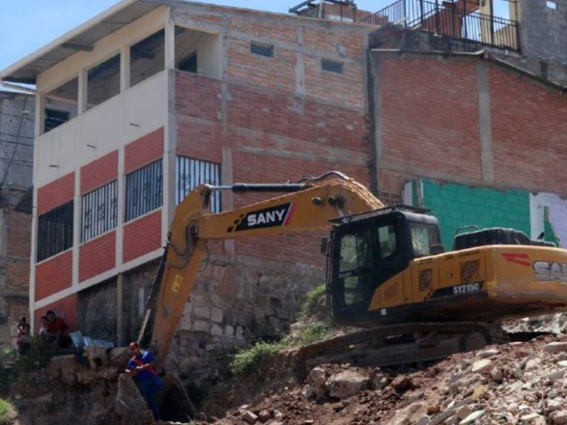 En la Guillén se desarrollan trabajos de drenaje profundo y perforaciones técnicas dentro del proyecto de estabilización de la falla de la Ulloa, considerado crítico por su inestabilidad.
