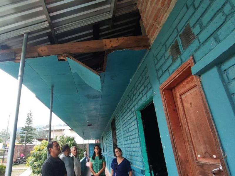 La visita surge luego del llamado urgente de padres y docentes que advierten desde hace más de 12 años el grave deterioro de la infraestructura escolar.