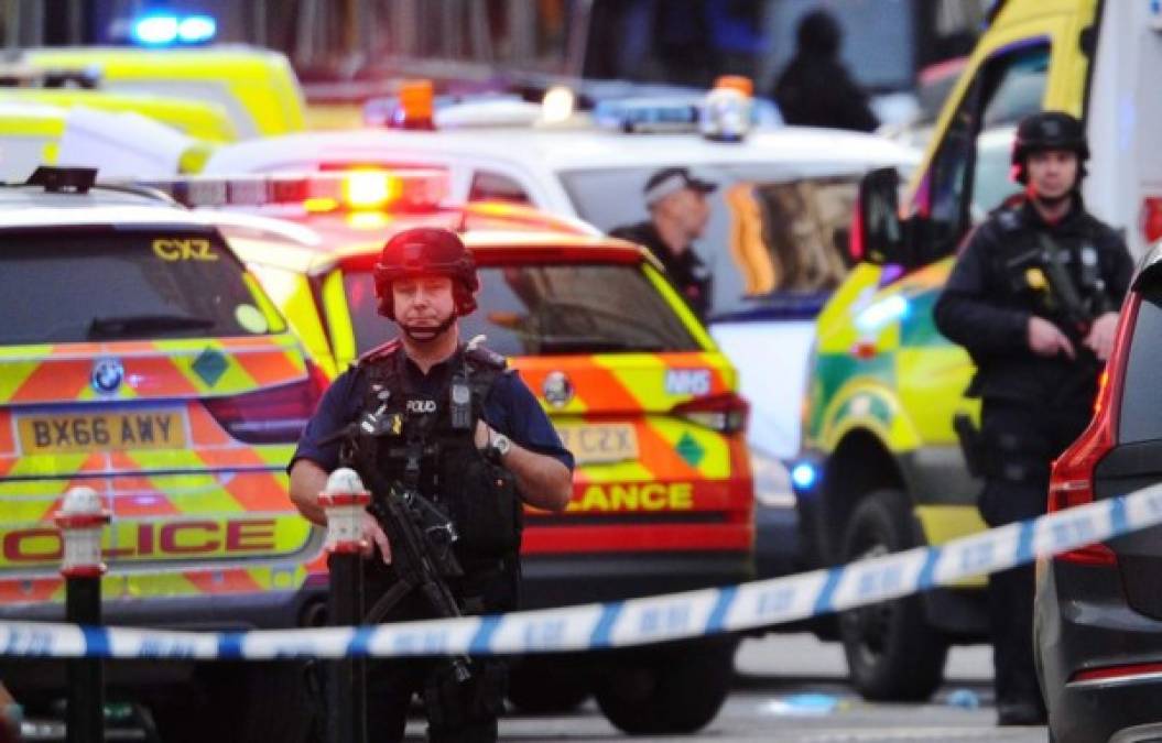 FOTOS: Zozobra en Londres tras ataque con cuchillo en emblemático puente