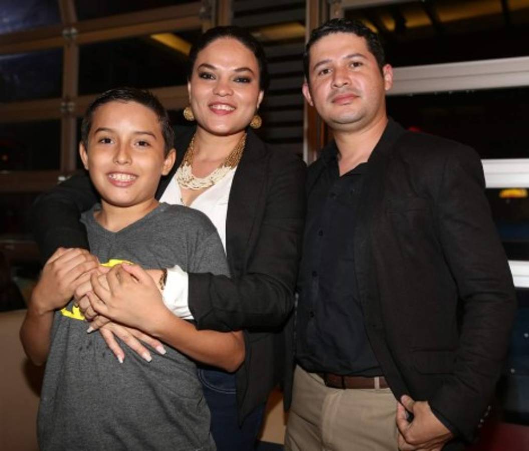 Con música inauguran el nuevo Rumba Burger