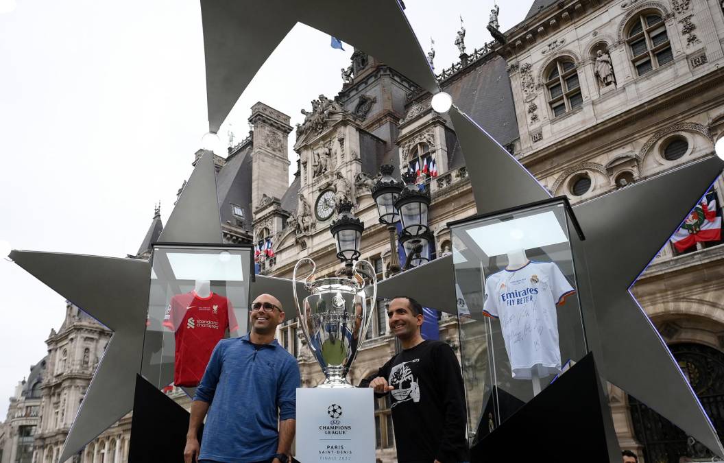 Así se vive el ambiente en Francia con la llegada de la afición de Liverpool previo a final de Champions