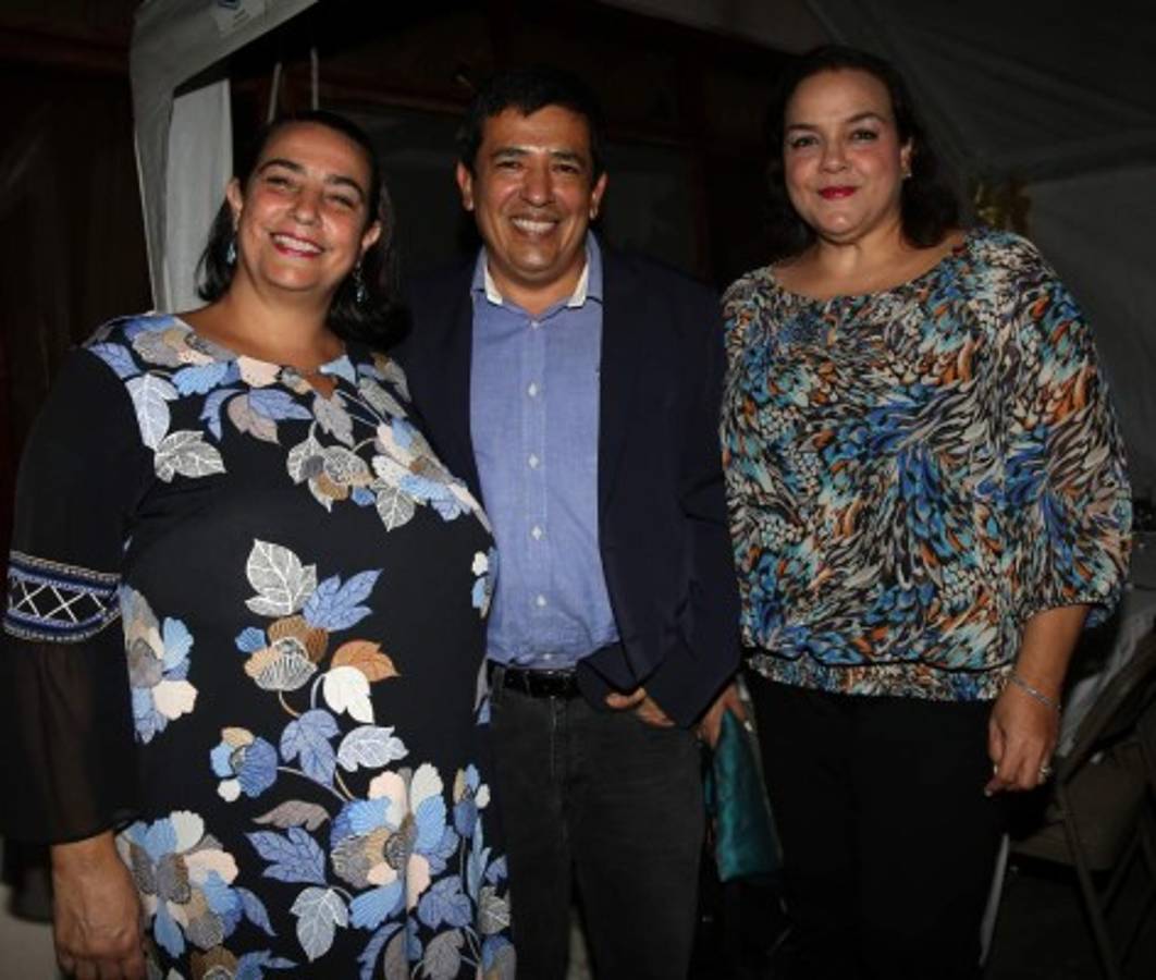 Rodeada de amor celebra su cumpleaños Anny Varela