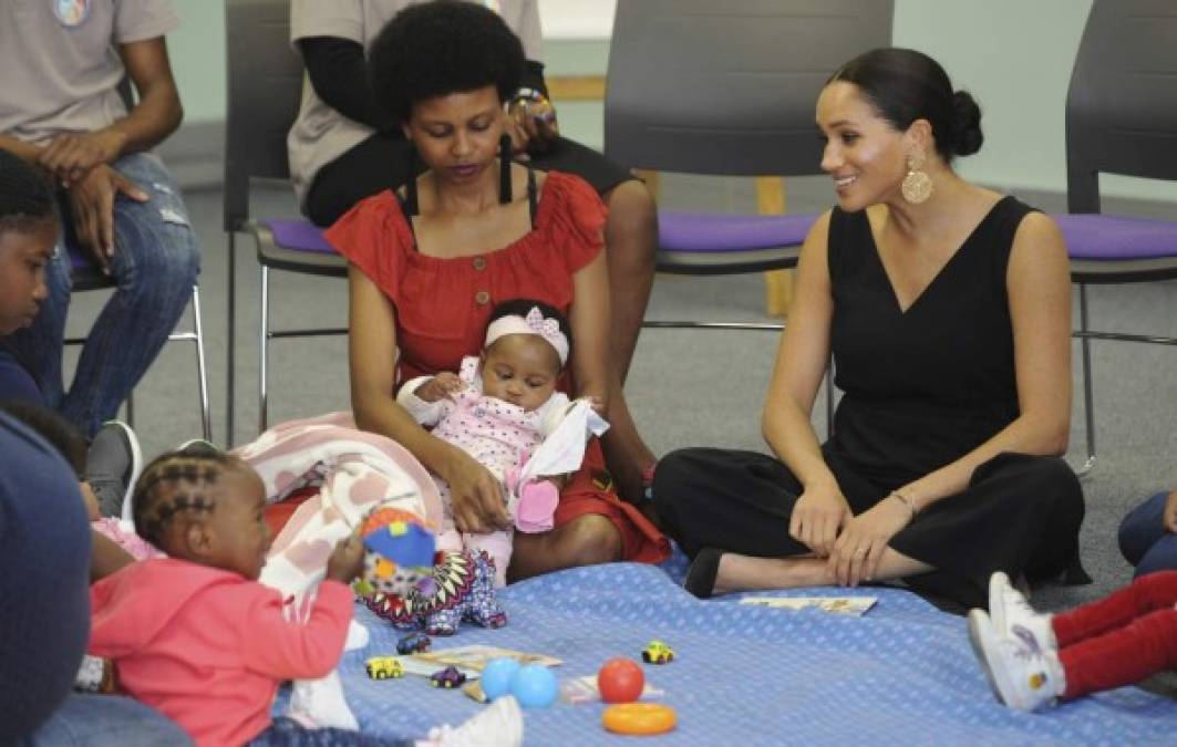 FOTOS: Los looks de Meghan Markle durante su visita a Sudáfrica   