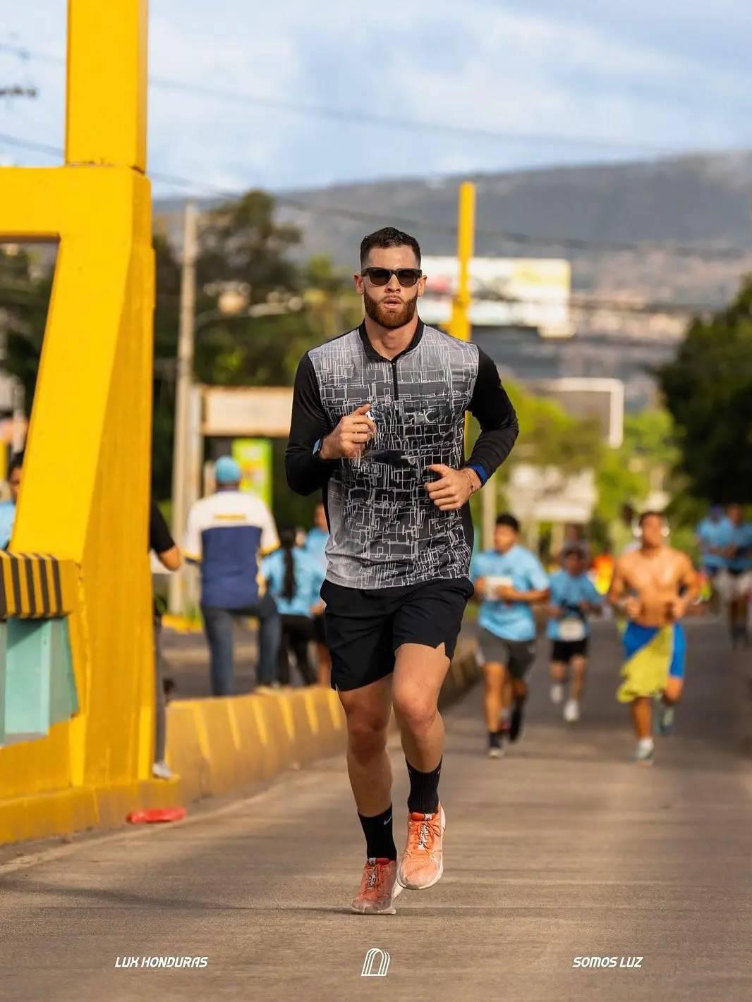 Fue seleccionado de Honduras, dejó el fútbol y ahora juega otro deporte