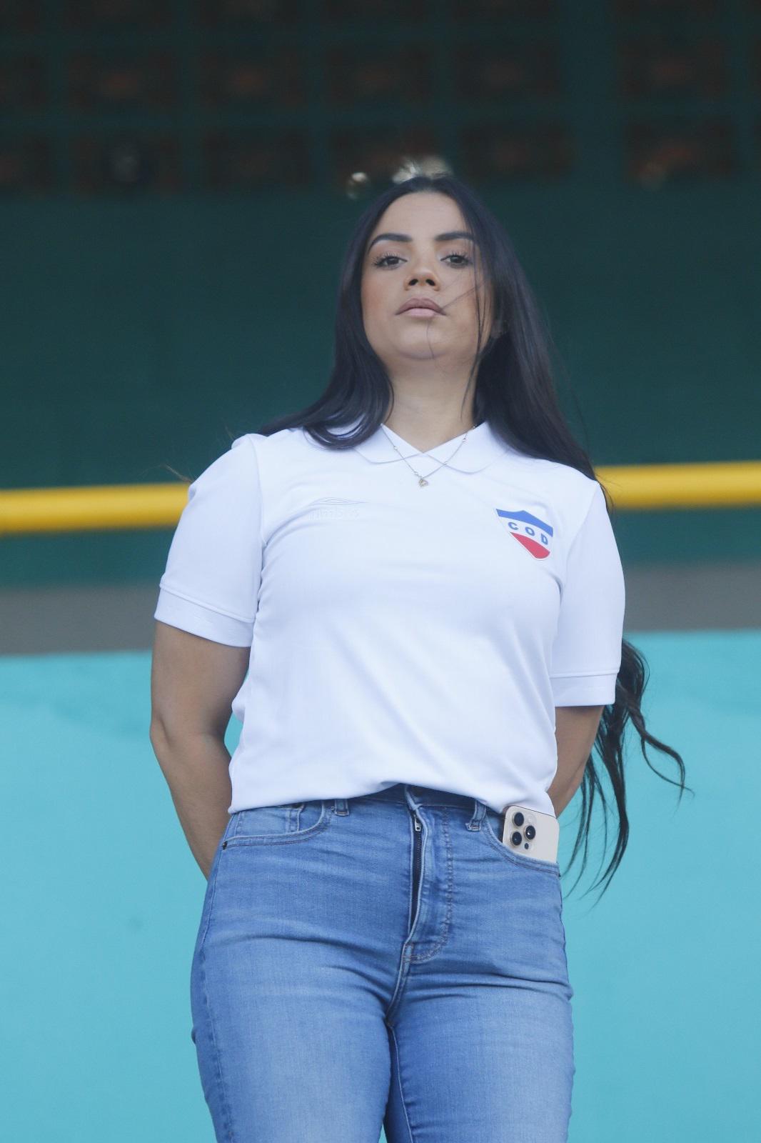 ¿Quién es la rubia? El Morazán se llena de bellezas para semifinal entre Victoria y Olimpia ¿Quién es la rubia? El Morazán se llena de bellezas para semifinal entre Victoria y Olimpia