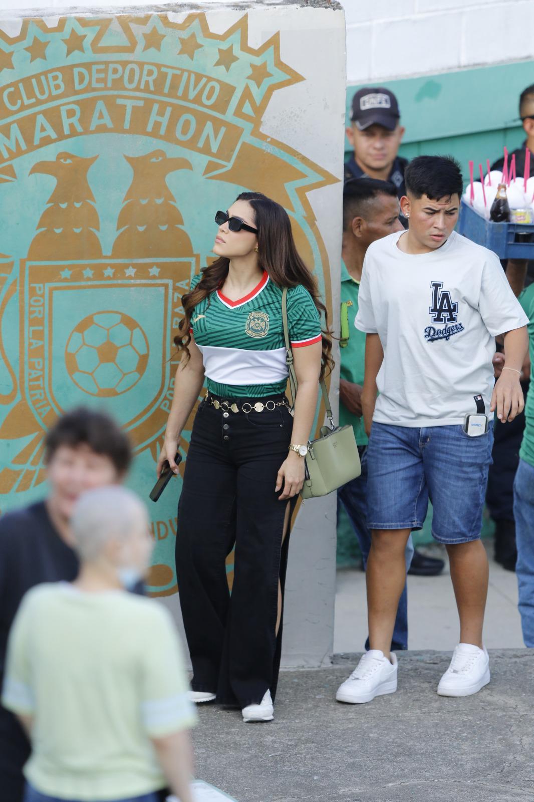 Bellas chicas se roban las miradas, abrazo al monstruo y técnico espiaba a sus rivales