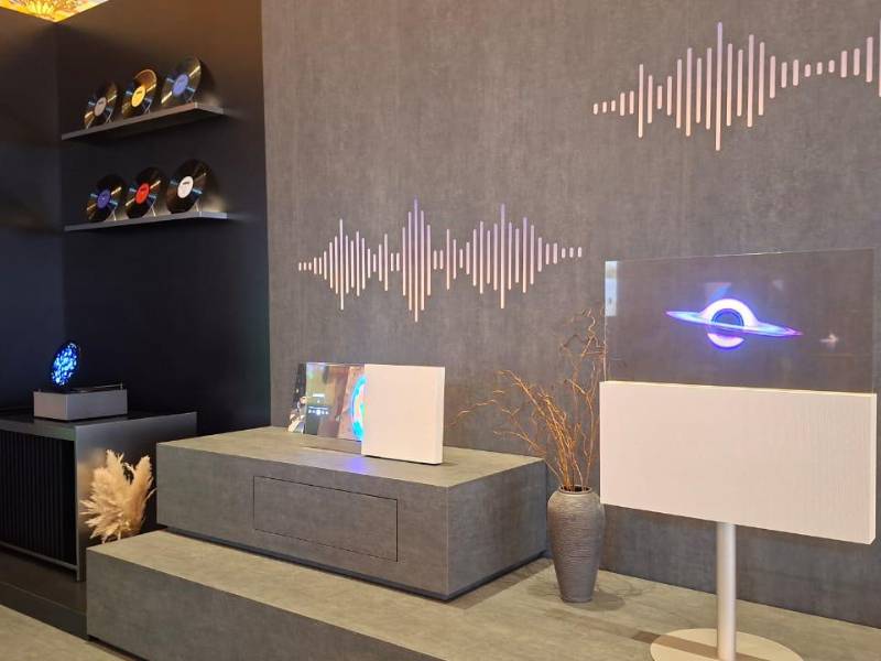 Samsung presenta una serie de dispositivos de audio que acompañan su propuesta de hogar conectado.