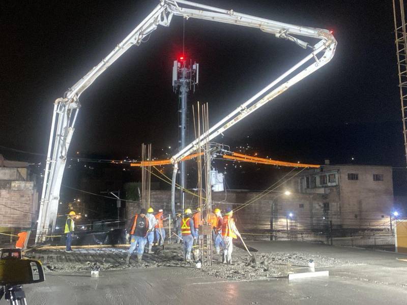 La empresa a cargo realiza trabajos en jornadas nocturnas debido a las dificultades que enfrentan para ingresar materiales e insumos durante el día.