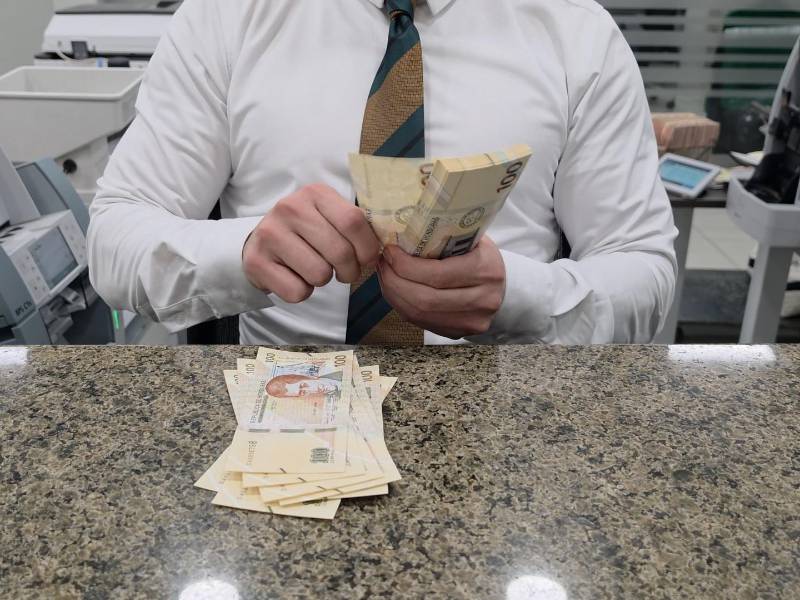 El poder de compra del lempira respecto al dólar continúa depreciándose en la subasta de divisas del Banco Central de Honduras.