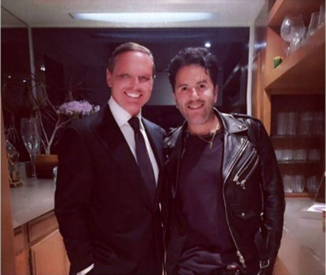 Luis Miguel tiene el rostro sin líneas de expresión y sin cejas. Foto Instagram @emiliouribebeauty