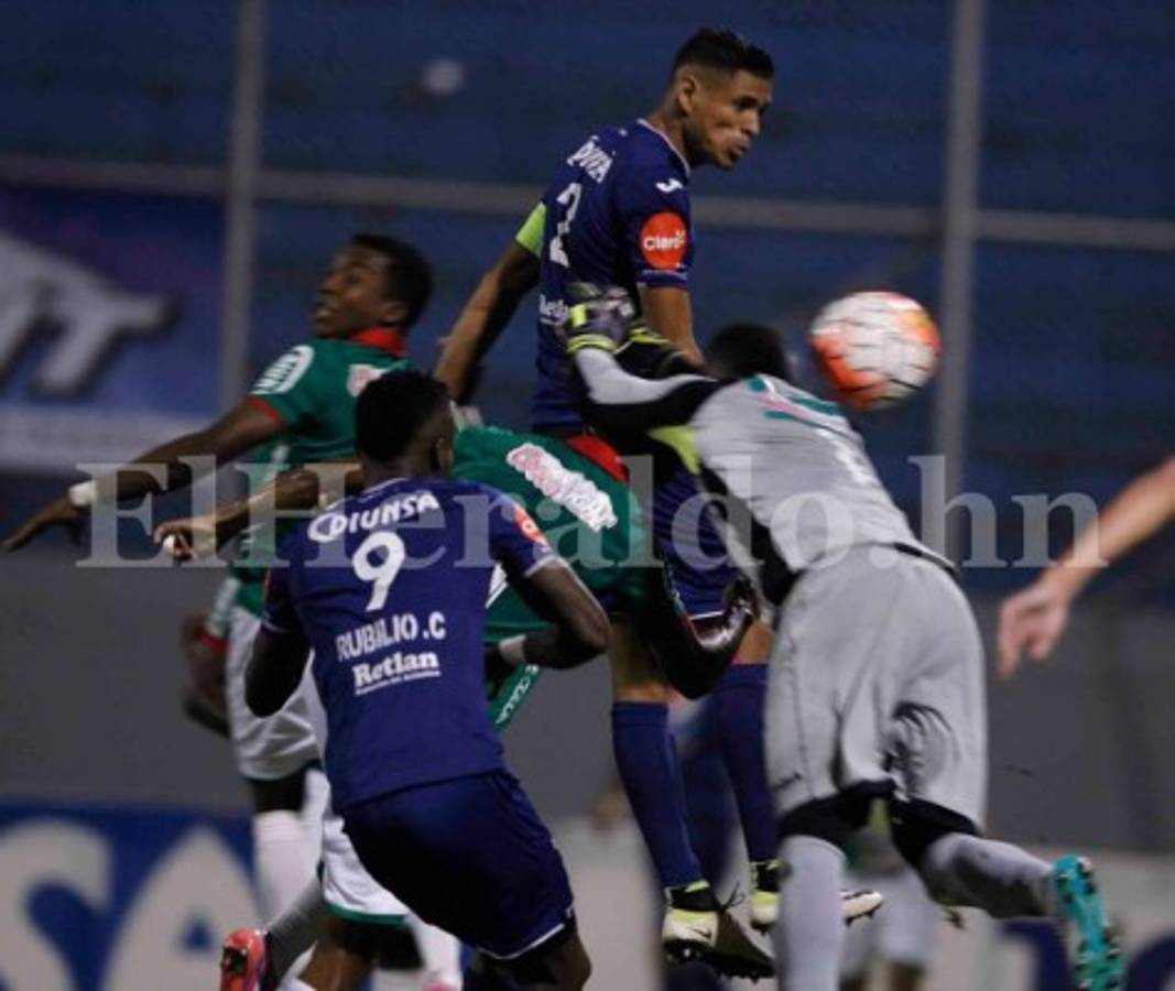 Honduras: Bodden abandonó el campo y temen grave lesión