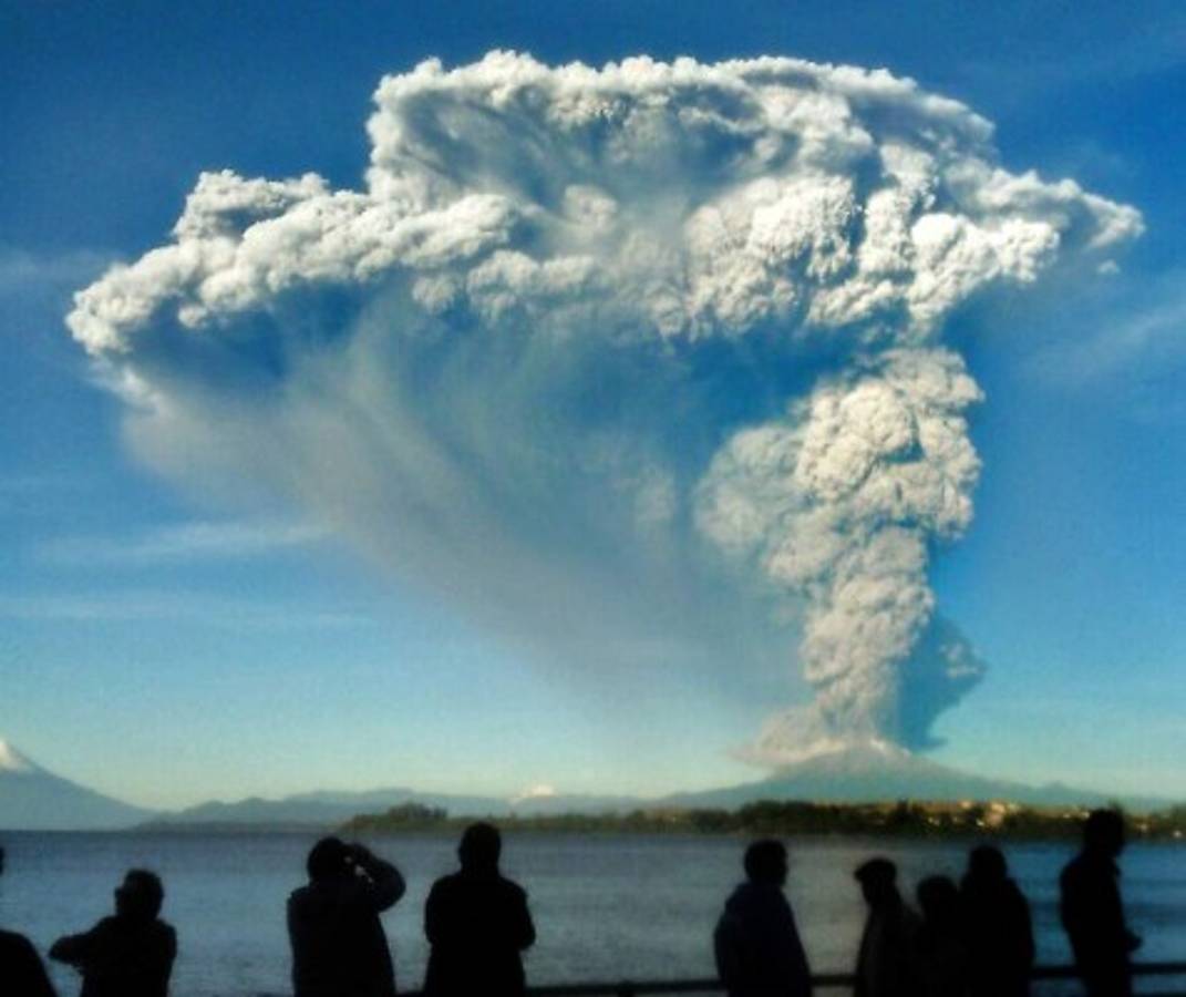 Erupciones del Calbuco tiene en vilo a Chile y Argentina