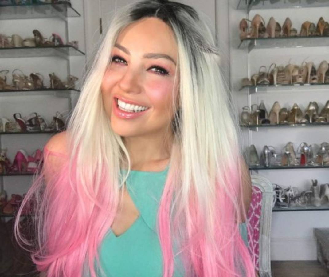 La cantante mexicana Thalía sorprende con atrevido cambio de look