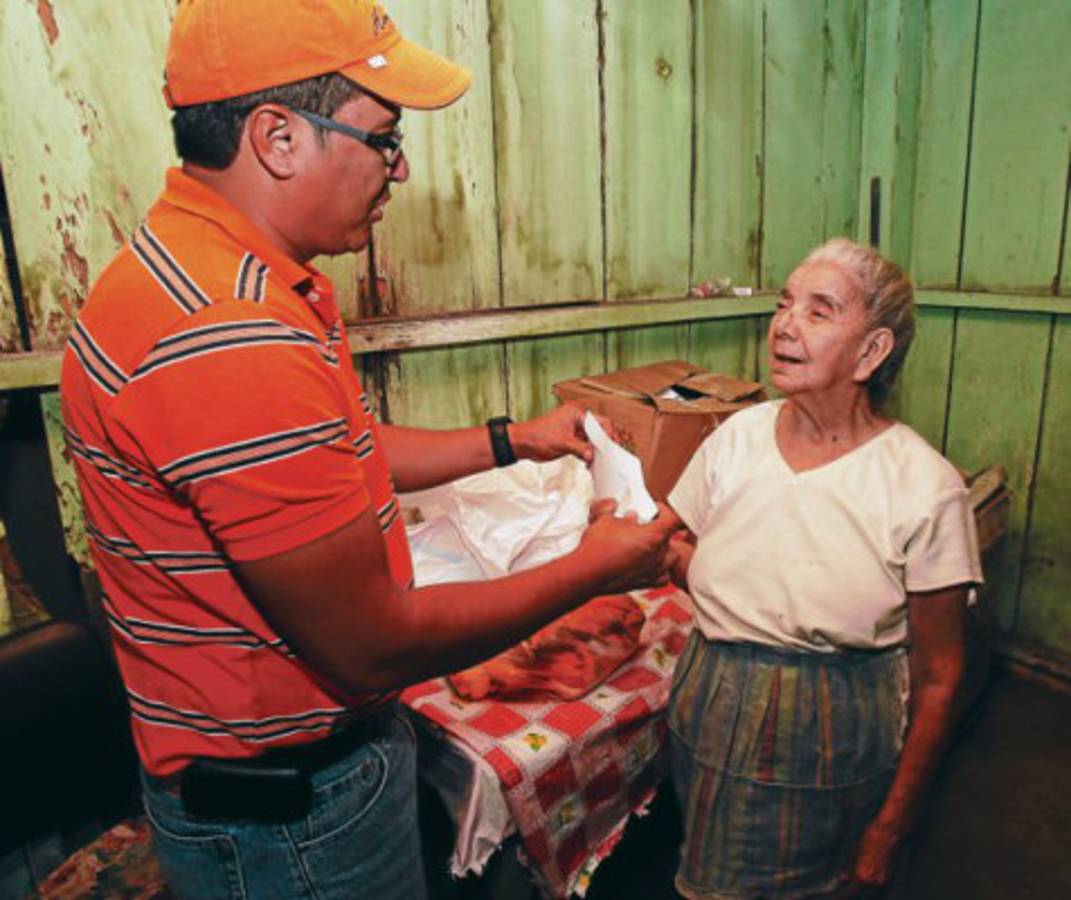 'Que la virgen recompense todo el favor que nos hacen”
