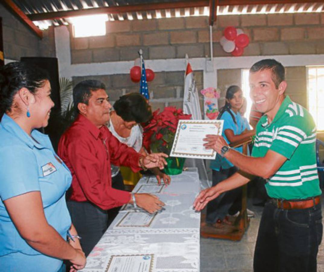 Alumnos con excelencia académica brindan tutorías a reprobados en El Corpus, Choluteca