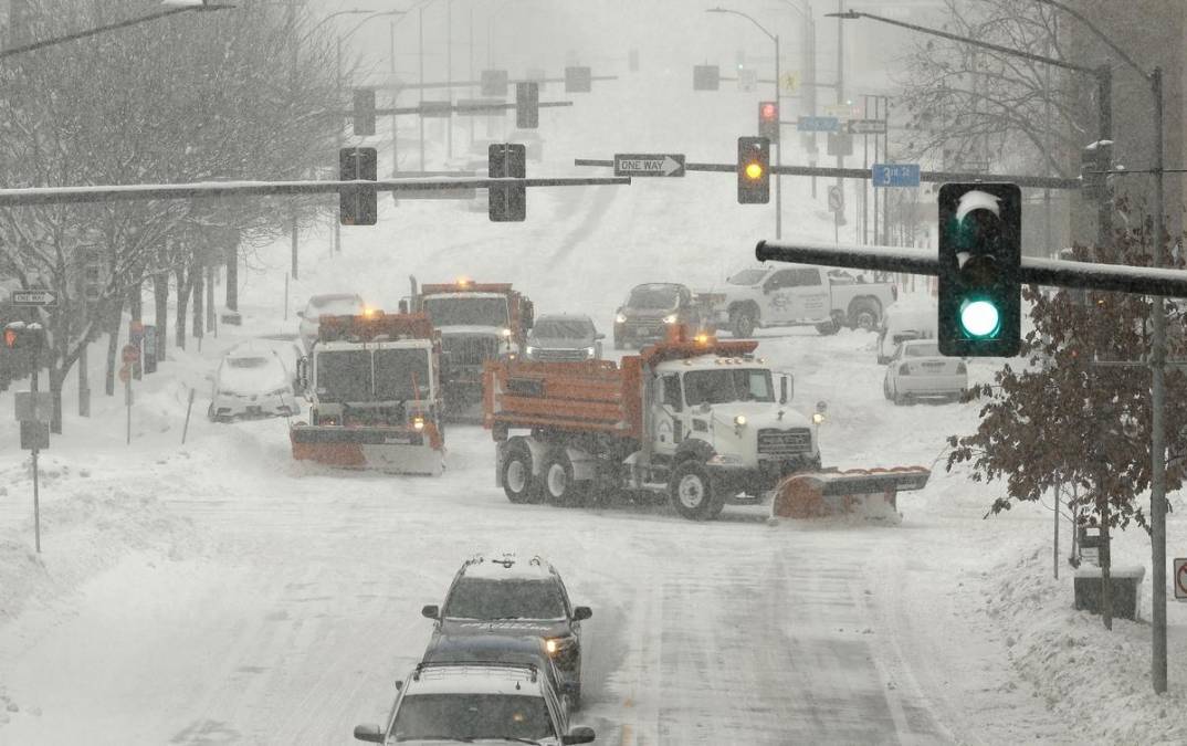 Nieve afecta norte de EUA por ingreso de aire ártico considerado peligroso