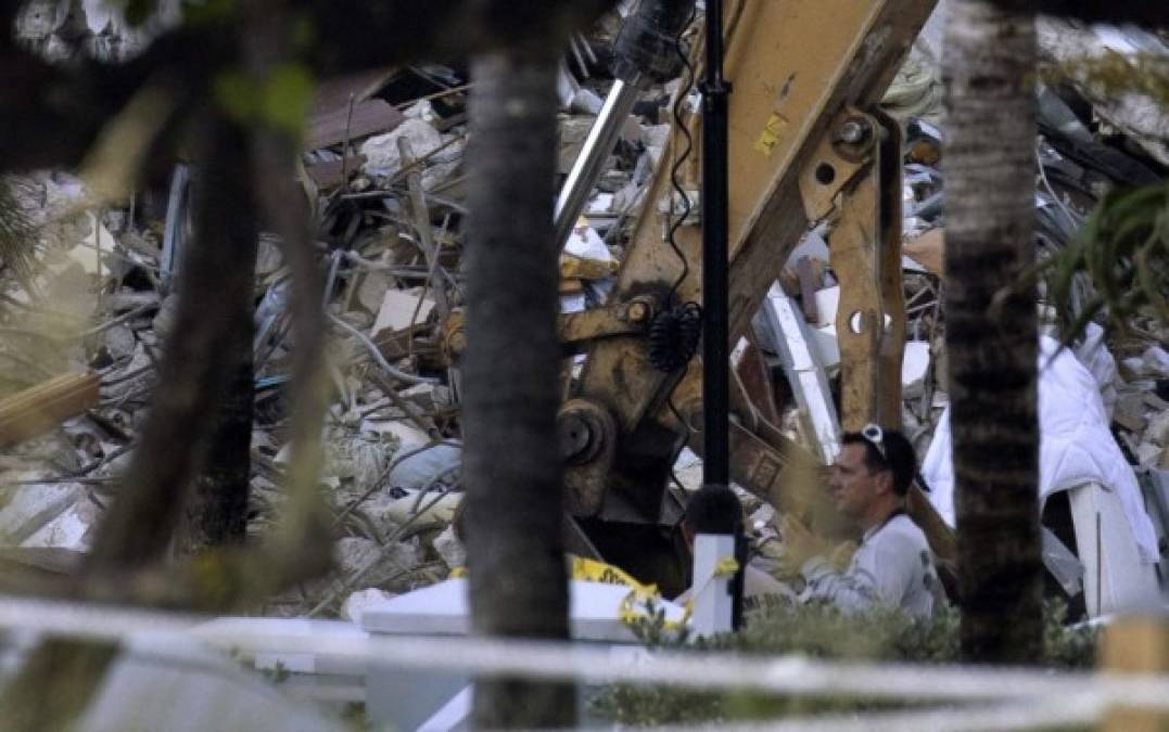 Desesperada búsqueda de sobrevivientes en edificio de Miami (FOTOS)