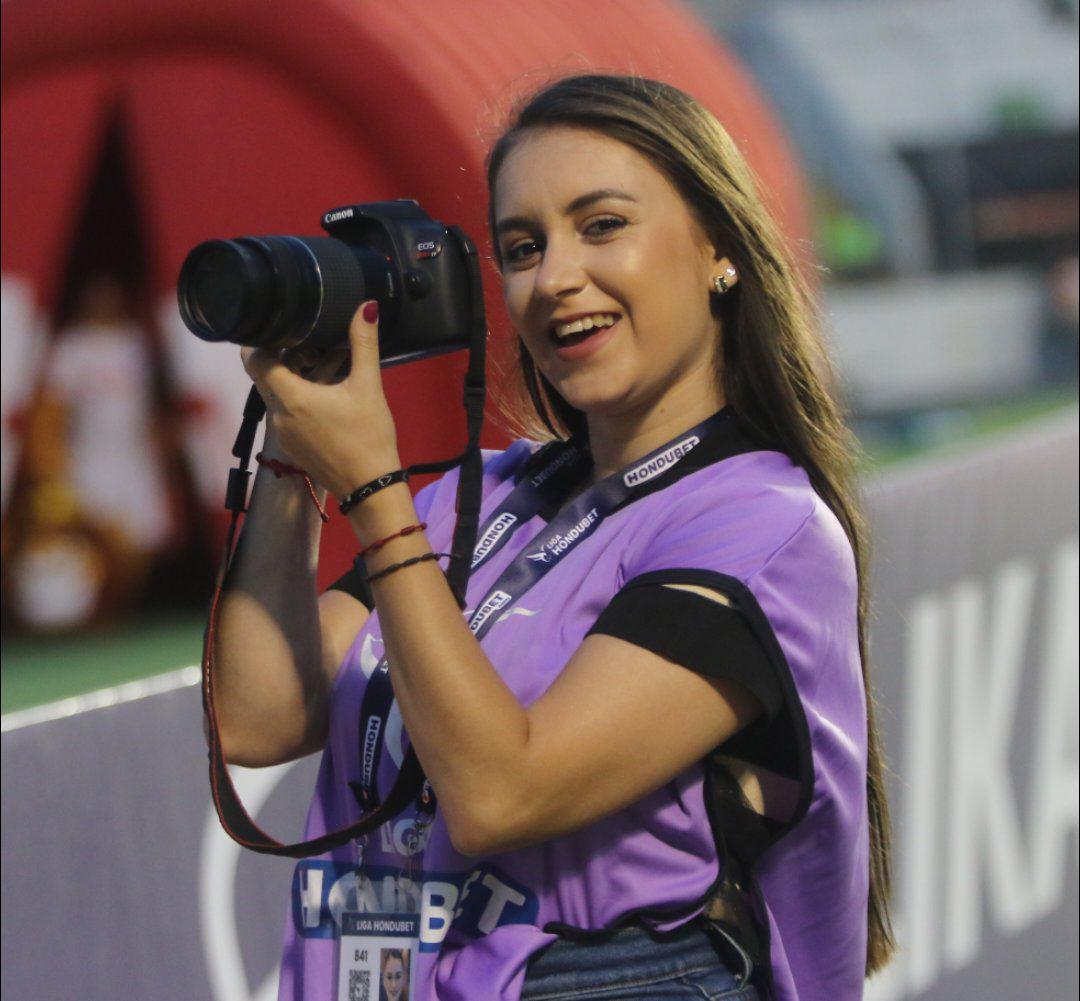 Las bellas chicas del Olimpia que se robaron las miradas en juego ante UPNFM