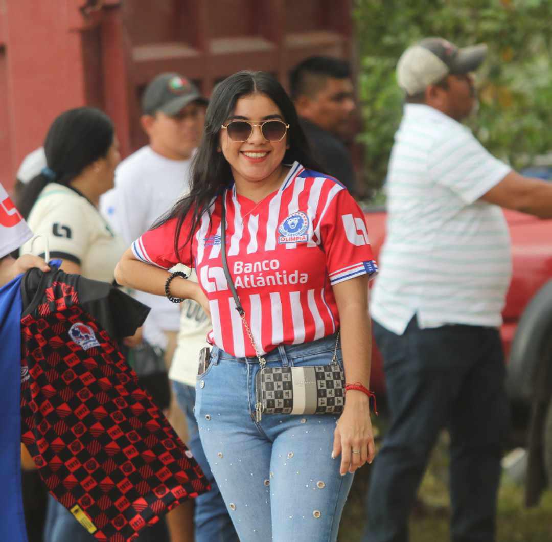 Furor en debut de Olimpia en Choluteca: Bellas chicas, nuevos fichajes y sorpresa con jugador