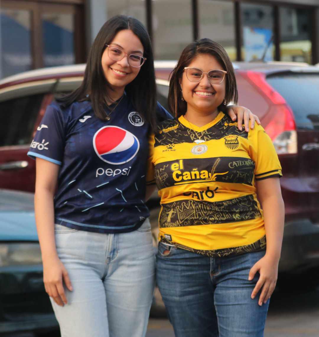 Llegó un campeón, sorpresa de la ´Revo´ y bonito ambiente previo al Motagua vs Real España