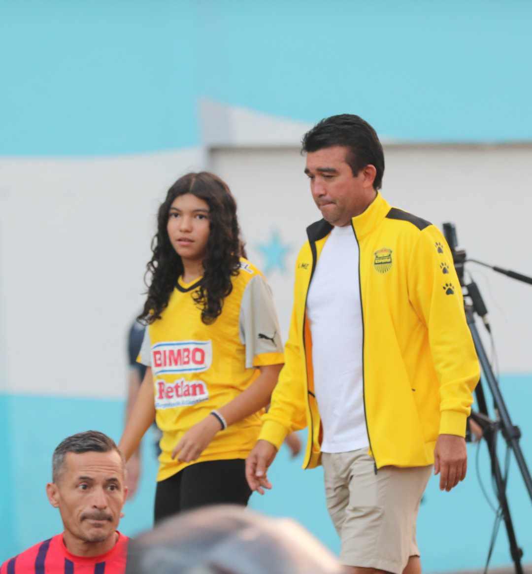 Llegó un campeón, sorpresa de la ´Revo´ y bonito ambiente previo al Motagua vs Real España