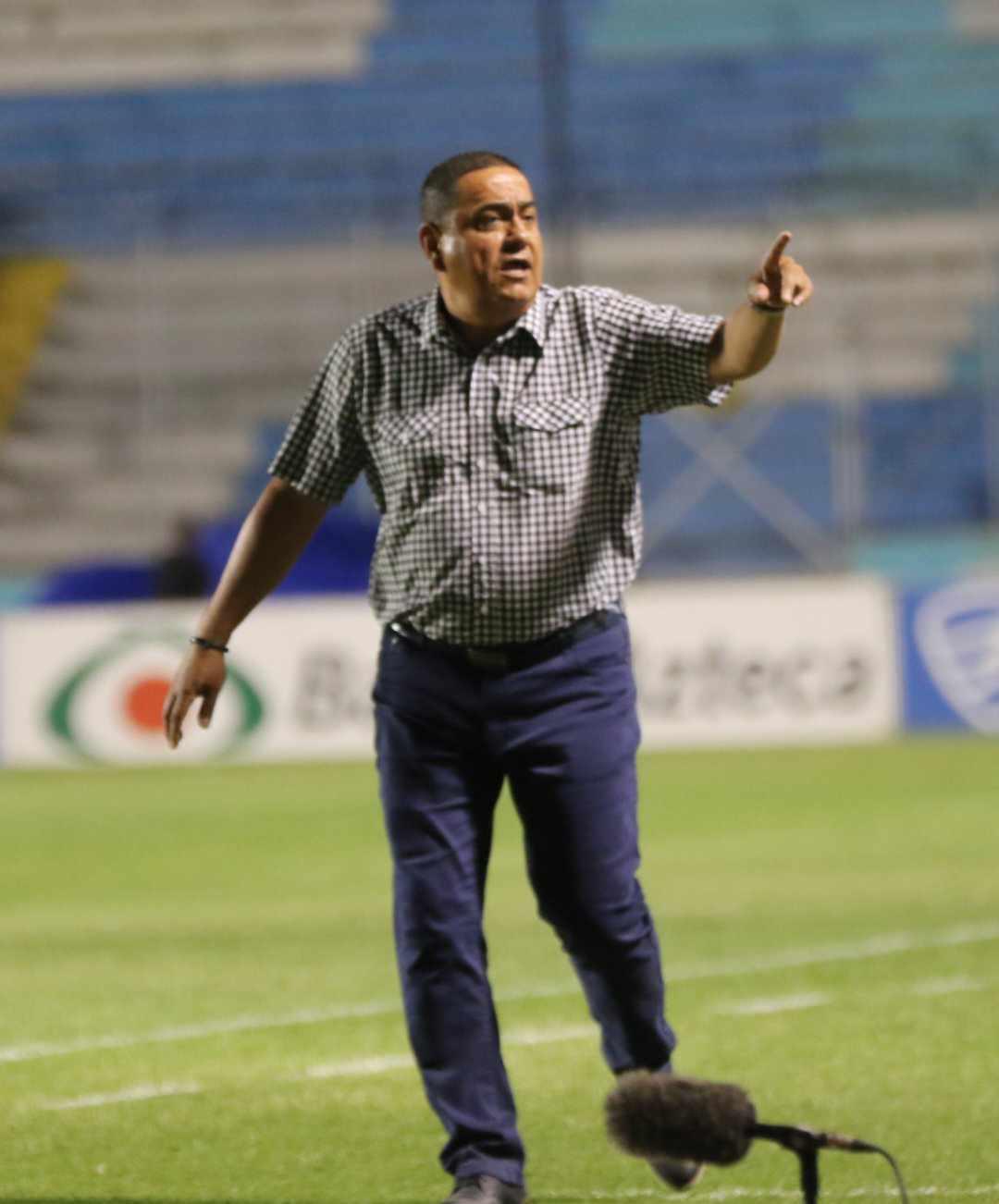 Chica viral de TikTok presente, lo que hizo Diego Vázquez y bellas damas en triunfo de Motagua