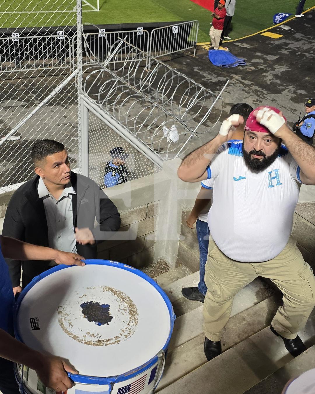 Villano en Honduras, político sorprende, plática secreta y chica es la sensación en el Nacional