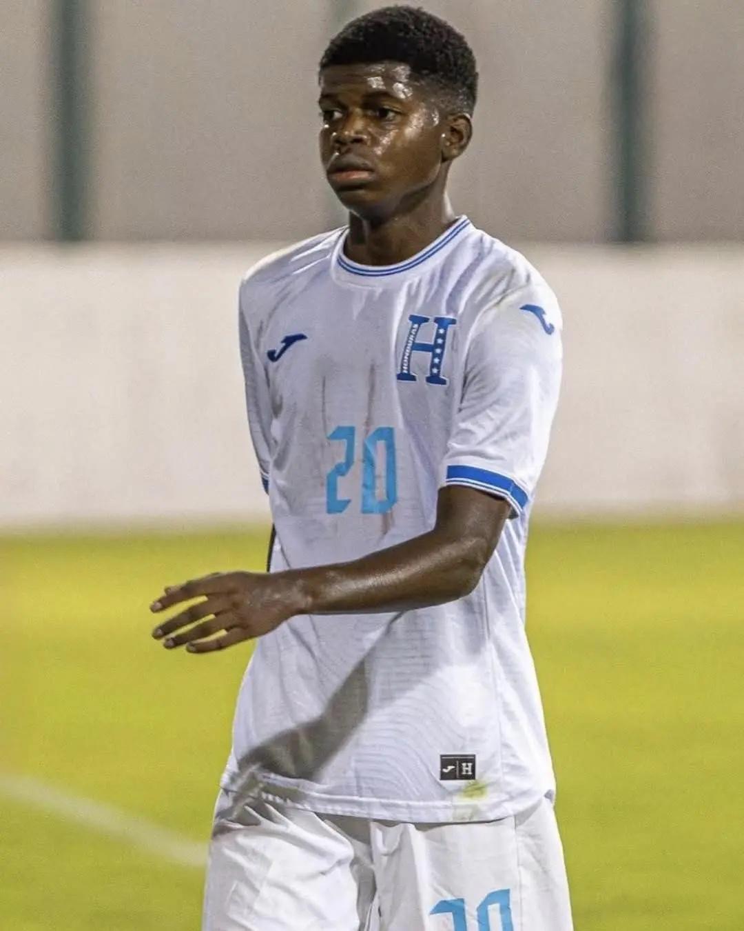 Olimpia amarra sus primeros fichajes, Motagua saca la chequera y Olancho comienza